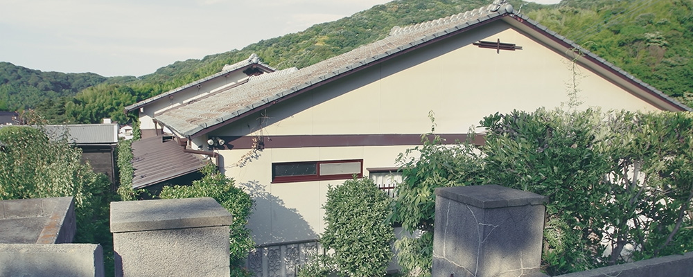 1. 遠方にお住まいのH様が、「解体を検討していた金沢市にある実家を解体せずに現状のまま売却できた事例」