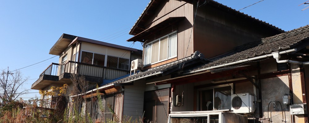 3. 金沢市にお住まいのY様が、「自分たちで越境物の撤去を行った後、実家を売却した事例」